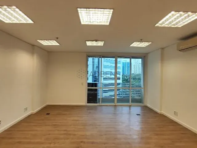 Conjunto comercial com 50m², para alugar, no bairro Alphaville Centro Industrial e Empresarial/Alphaville. em Barueri