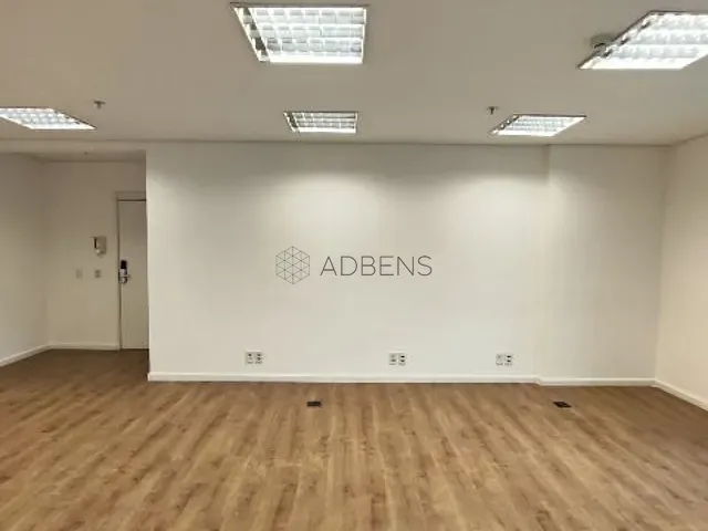 Conjunto comercial com 50m², para alugar, no bairro Alphaville Centro Industrial e Empresarial/Alphaville. em Barueri