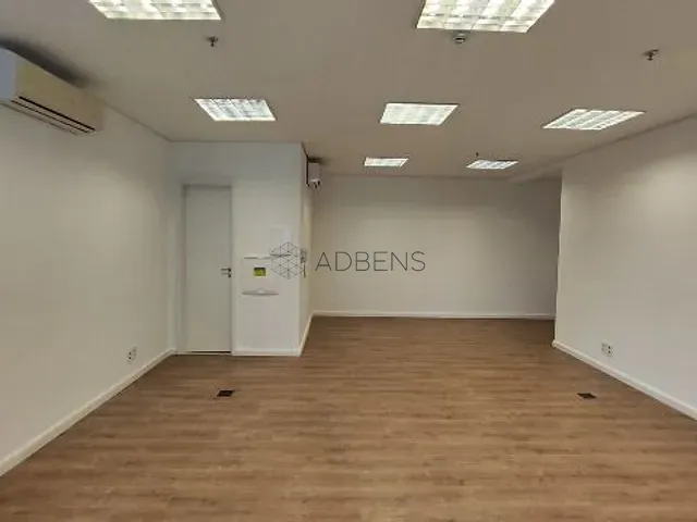 Conjunto comercial com 50m², para alugar, no bairro Alphaville Centro Industrial e Empresarial/Alphaville. em Barueri
