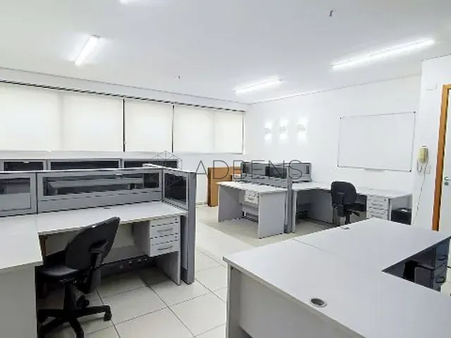 Conjunto comercial à venda ou para alugar, no bairro Vila Uberabinha em São Paulo