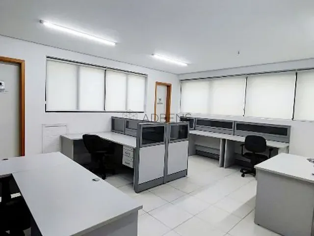Conjunto comercial à venda ou para alugar, no bairro Vila Uberabinha em São Paulo