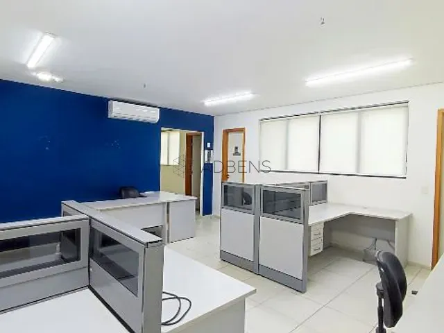 Conjunto comercial à venda ou para alugar, no bairro Vila Uberabinha em São Paulo