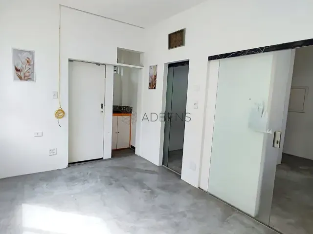 Conjunto comercial para alugar, no bairro República em São Paulo
