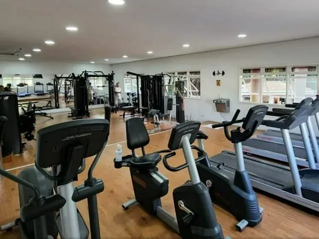 Casa com 500m² 4 quartos e 2 banheiros, à venda, no bairro Jardim Caiapiá em Cotia