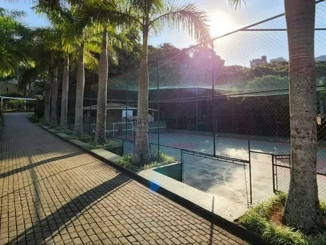 Terreno com 501m², à venda, no bairro Jardim Caiapiá em Cotia
