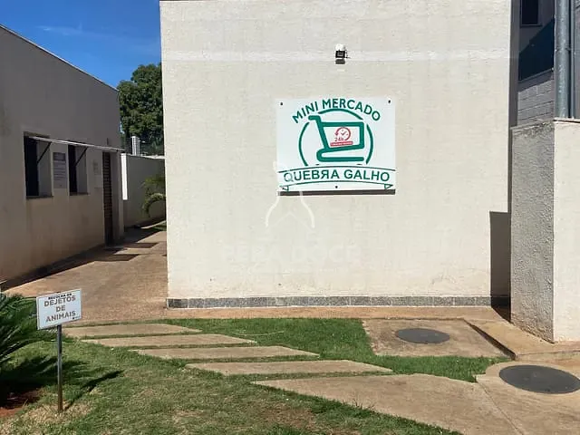 Apartamento 2 quartos e 1 banheiro, à venda ou para alugar, no bairro Recreio dos Bandeirantes em Uberaba