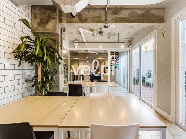 Studio com 38m² 1 quarto e 1 banheiro, à venda ou para alugar, no bairro Santa Cecília em Porto Alegre