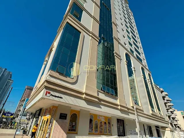 Apartamento com 180m² 4 quartos e 5 banheiros, à venda, no bairro Meia Praia em Itapema