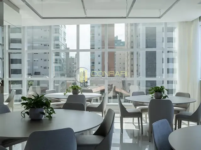 Apartamento com 180m² 4 quartos e 5 banheiros, à venda, no bairro Meia Praia em Itapema
