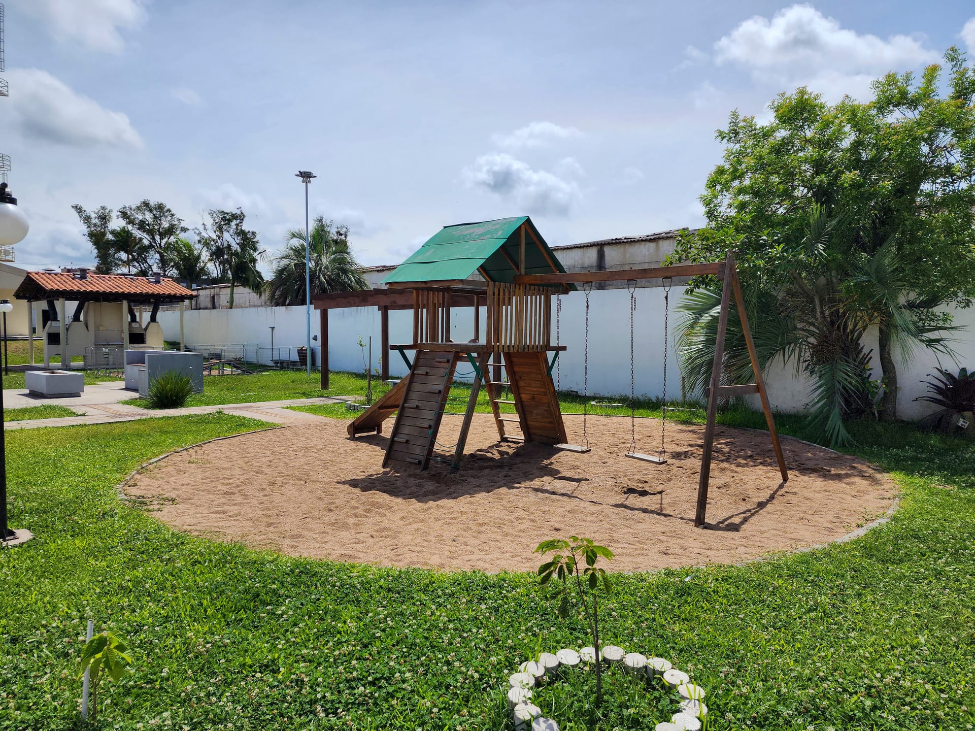 Apartamento Mobiliado para Aluguel no Bairro Fragata em Pelotas RS com Excelente Localização, Conforto e Praticidade Residencial - 16