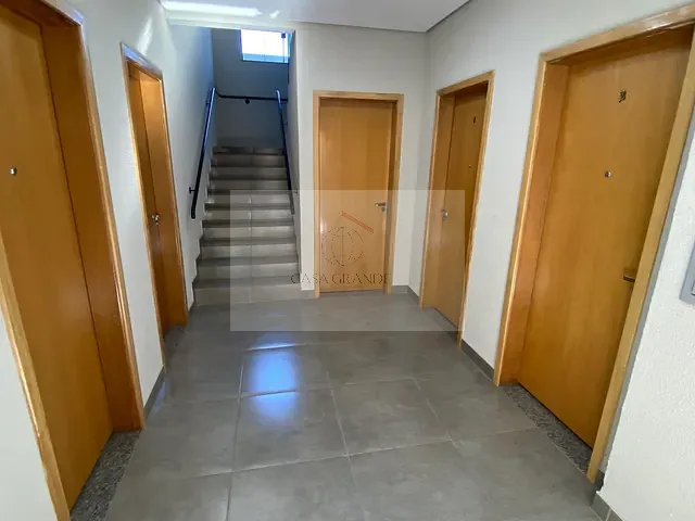 Apartamento 1 quarto e 1 banheiro, para alugar, no bairro Centro em Rolândia