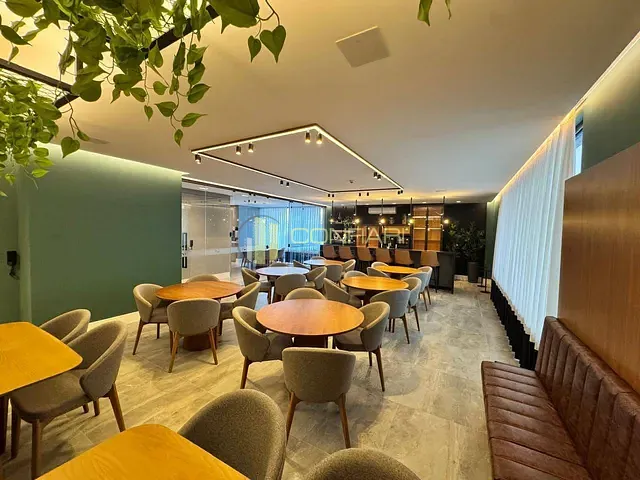 Apartamento com 245m² 4 quartos e 5 banheiros, à venda, no bairro Meia Praia em Itapema