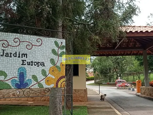 Casa com 800m² 3 quartos e 5 banheiros, à venda, no bairro Jardim Europa em Jundiaí