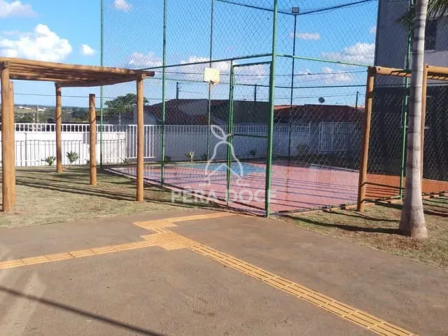 Apartamento 2 quartos e 1 banheiro, à venda, no bairro Conjunto Manoel Mendes em Uberaba
