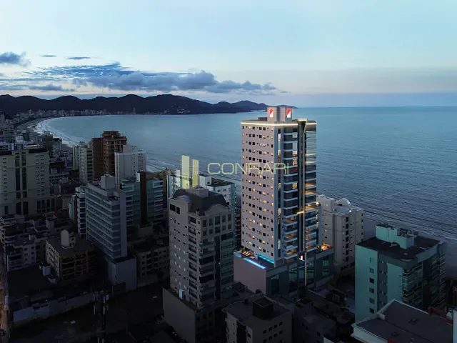 Apartamento com 300m² 4 quartos e 5 banheiros, à venda, no bairro Meia Praia em Itapema