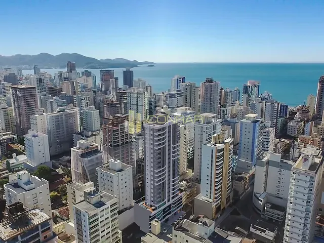 Apartamento com 140m² 3 quartos e 4 banheiros, à venda, no bairro Meia Praia em Itapema