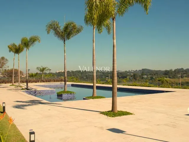 Terreno com 489m², à venda, no bairro Loteamento Residencial e Comercial Horto Florestal em Jundiaí