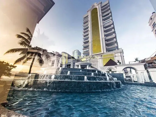 Apartamento com 348m² 4 quartos e 4 banheiros, à venda, no bairro Meia Praia em Itapema