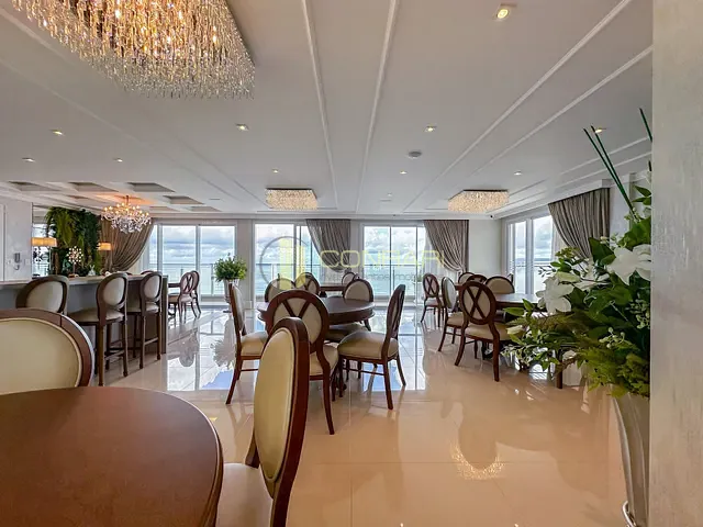 Apartamento com 189m² 3 quartos e 3 banheiros, à venda, no bairro Estreito em Itapema