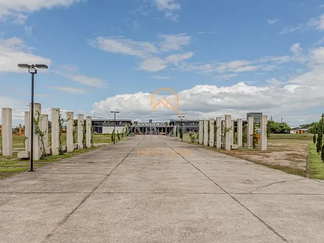 Terreno com 400m², à venda, no bairro Laranjal em Pelotas