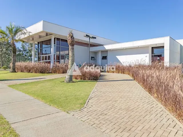Casa com 300m² 3 quartos e 2 banheiros, à venda, no bairro Jardim Carvalho em Ponta Grossa