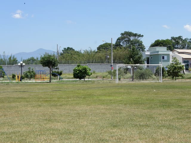 Casa com 300m² 3 quartos e 4 banheiros, à venda ou para alugar, no bairro Condomínio Residencial Tecoara em Taubaté