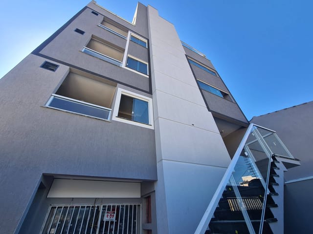 Condomínio do Apartamento - Apartamentos a Venda de 45 m², 54 m² e Duplex de 52 m² - 900 metros da Estação Guilhermina - Esperança | Imobiliária Xavier e Brito