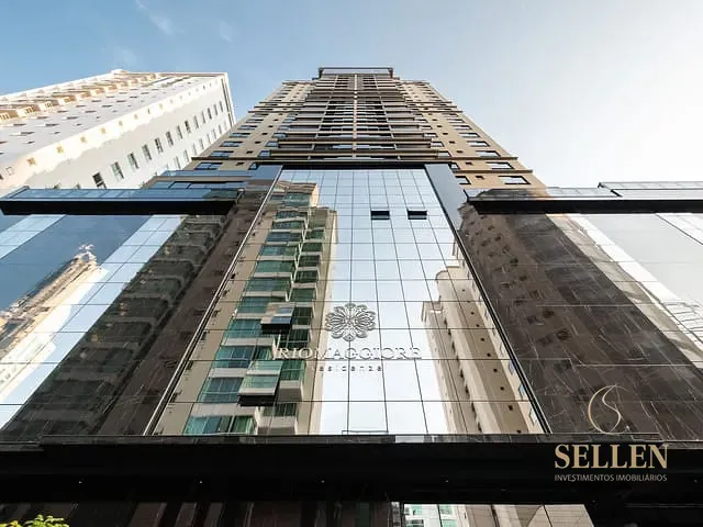 Apartamento 4 quartos e 5 banheiros, à venda, no bairro Pioneiros em Balneário Camboriú