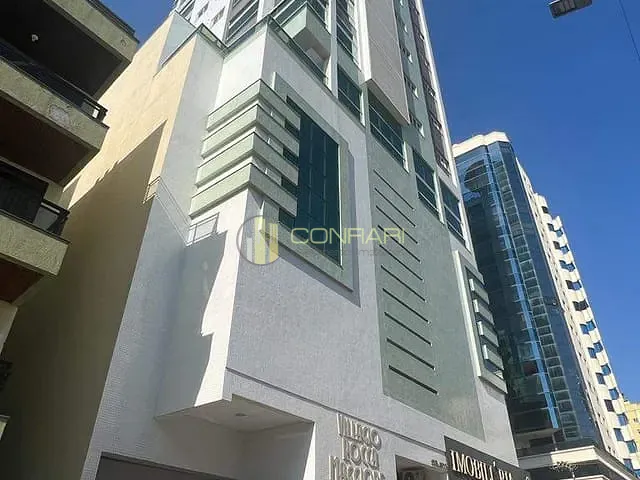 Apartamento com 310m² 3 quartos e 4 banheiros, à venda, no bairro Meia Praia em Itapema
