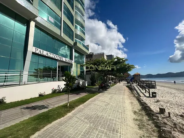 Apartamento com 300m² 4 quartos e 5 banheiros, à venda, no bairro Meia Praia em Itapema