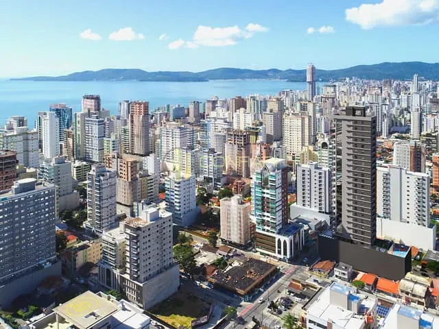 Apartamento com 155m² 3 quartos e 4 banheiros, à venda, no bairro Meia Praia em Itapema