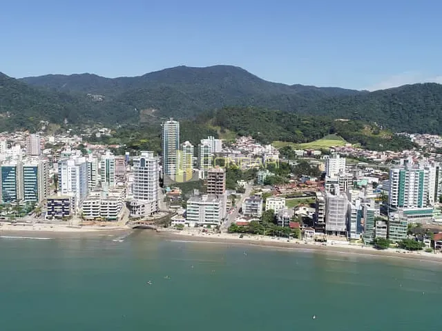 Apartamento com 150m² 3 quartos e 4 banheiros, à venda, no bairro Centro em Itapema