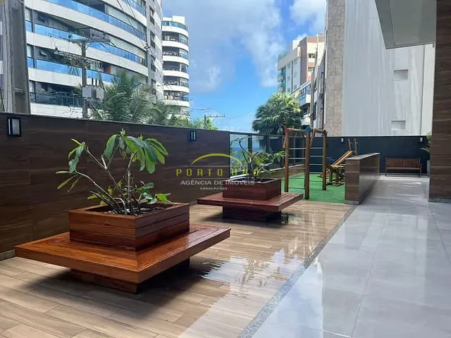 Apartamento com 210m² 4 quartos e 5 banheiros, à venda, no bairro Barra em Salvador
