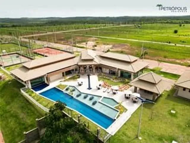 Casa 3 quartos e 4 banheiros, à venda, no bairro Tabajaras em Teresina