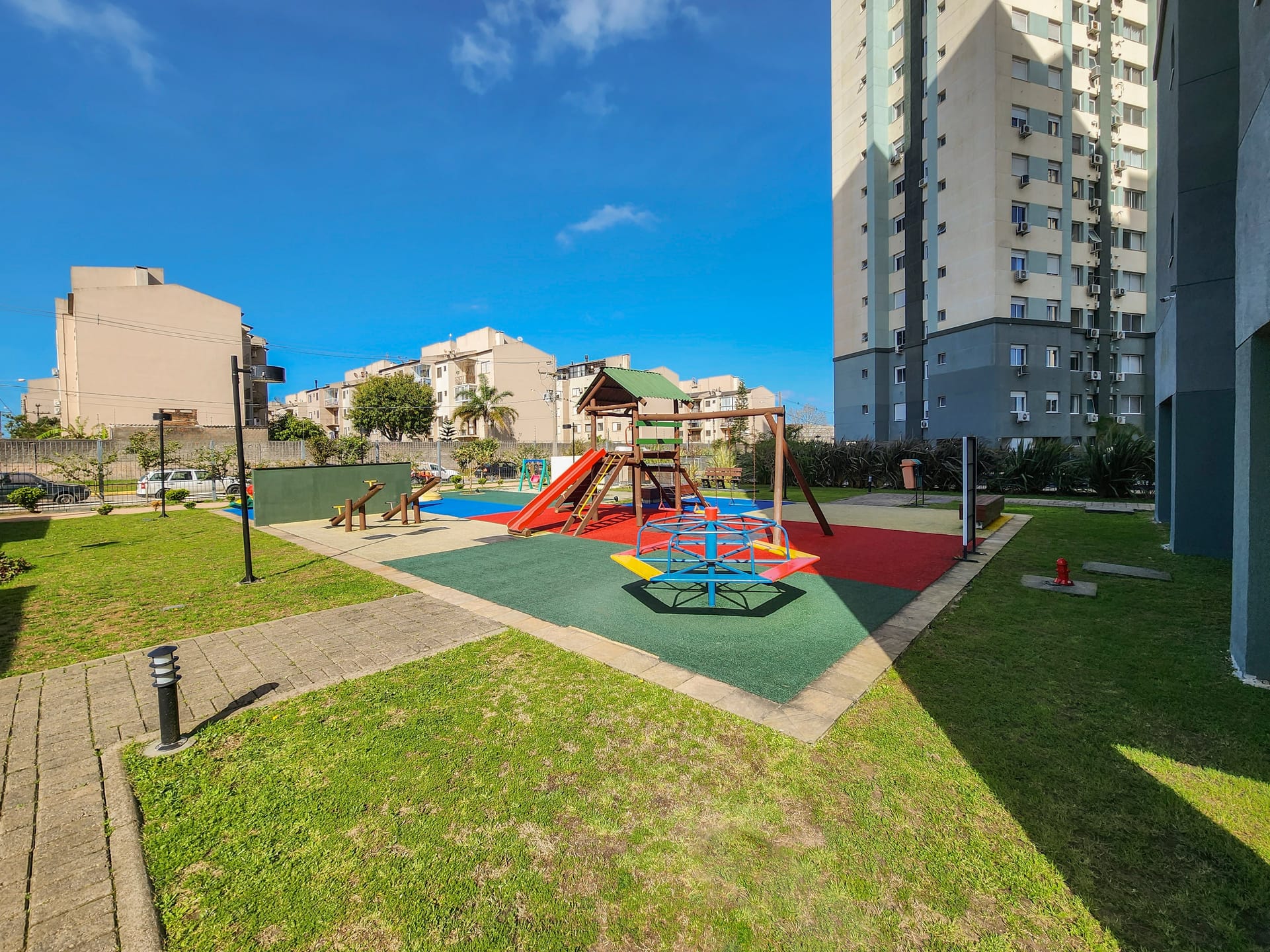 Apartamento mobiliado à venda no JK Parque Clube, Areal - 74 m², 2 quartos, cozinha planejada e vaga coberta. - 18