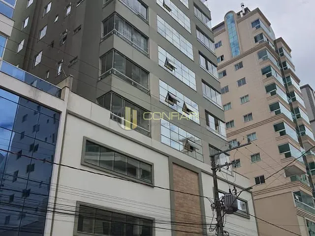 Apartamento 3 quartos e 4 banheiros, à venda, no bairro Meia Praia em Itapema