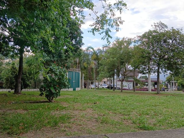 Casa 4 quartos e 3 banheiros, à venda, no bairro Residencial Ouroville em Taubaté