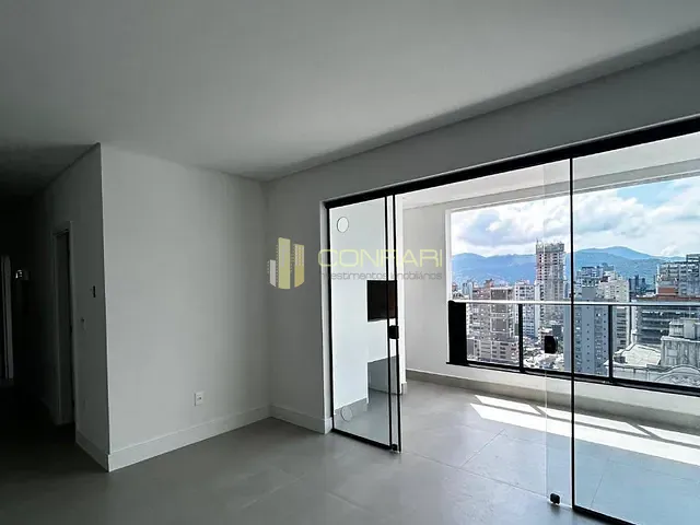 Apartamento com 160m² 3 quartos e 4 banheiros, à venda, no bairro Meia Praia em Itapema