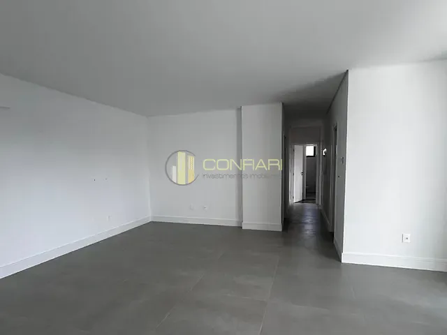 Apartamento com 160m² 3 quartos e 4 banheiros, à venda, no bairro Meia Praia em Itapema