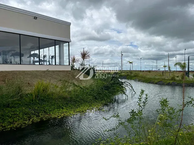 Casa com 250m² 3 quartos e 3 banheiros, à venda, no bairro Loteamento Residencial Damha Fit em Uberaba