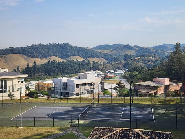 Terreno com 675m², à venda, no bairro Santa Cândida em Vinhedo