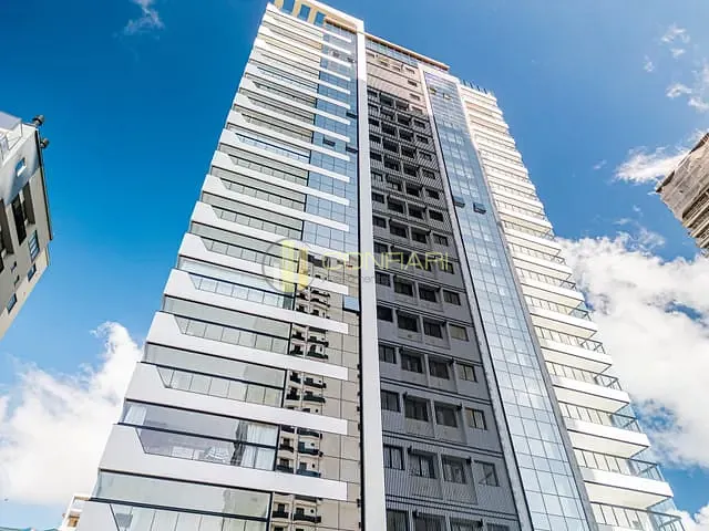 Apartamento com 230m² 4 quartos e 5 banheiros, à venda, no bairro Meia Praia em Itapema