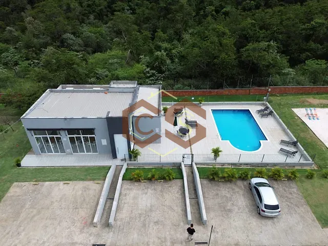 Terreno com 196m², à venda, no bairro Jardim Veneza em Indaiatuba