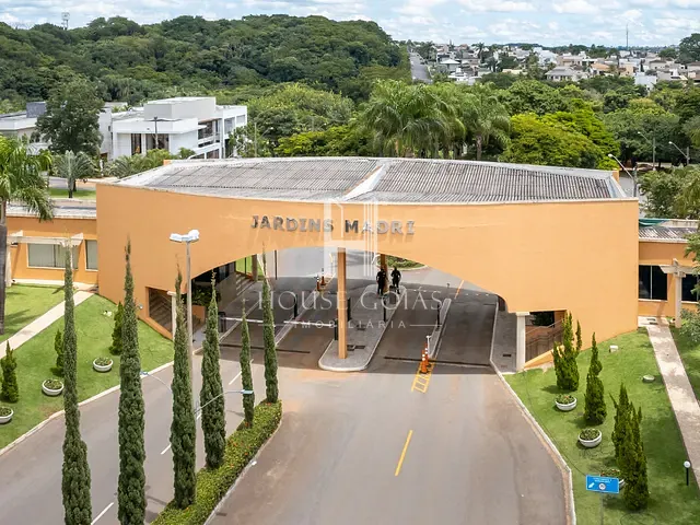 Casa com 416m² 4 quartos e 4 banheiros, à venda, no bairro Jardins Madri em Goiânia