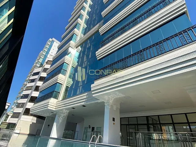 Apartamento com 260m² 4 quartos e 5 banheiros, à venda, no bairro Meia Praia em Itapema