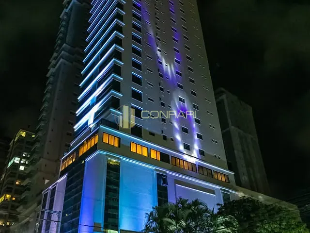 Apartamento com 165m² 3 quartos e 4 banheiros, à venda, no bairro Meia Praia em Itapema