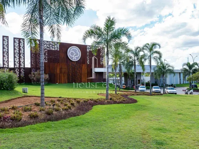 Casa com 339m² 4 quartos e 5 banheiros, à venda, no bairro Parqville Pinheiros em Aparecida de Goiânia