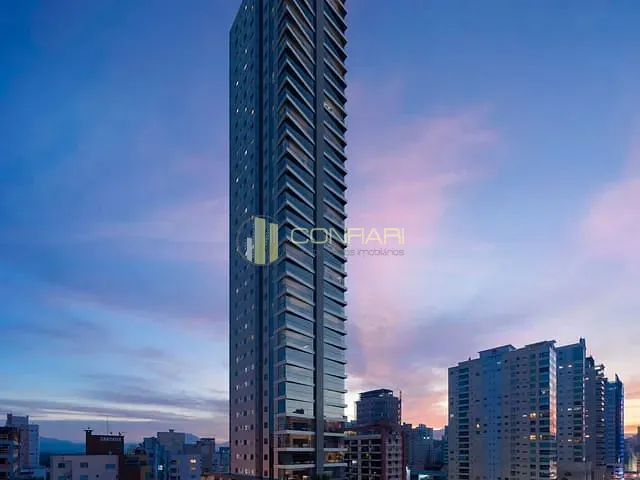 Apartamento com 234m² 4 quartos e 5 banheiros, à venda, no bairro Meia Praia em Itapema