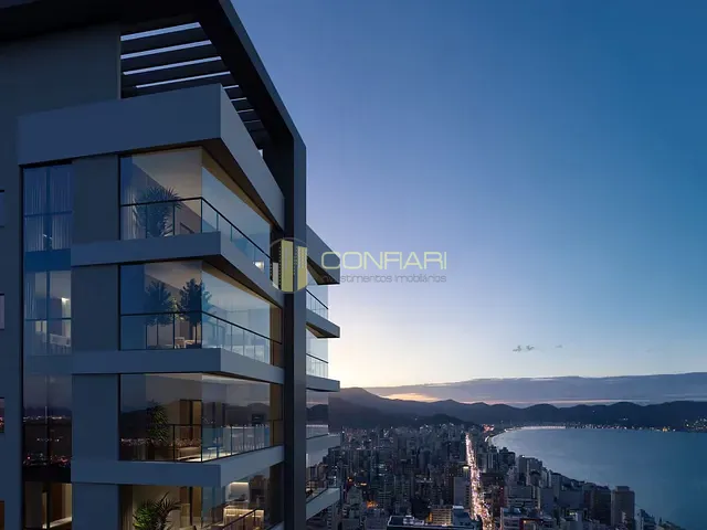 Apartamento com 234m² 4 quartos e 5 banheiros, à venda, no bairro Meia Praia em Itapema