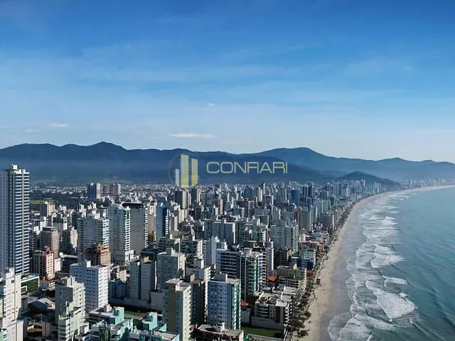 Apartamento com 234m² 4 quartos e 5 banheiros, à venda, no bairro Meia Praia em Itapema